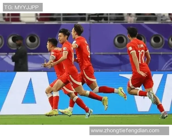 库克斯与卡拉巴的精彩对决揭示了两队实力差距与战术博弈的精彩瞬间