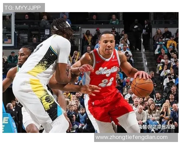 爵士与灰熊的对决谁能在这场激烈比赛中笑到最后 爵士与灰熊的对决谁能在这场激烈比赛中笑到最后