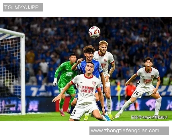 华夏幸福与上海申花激战正酣谁能在中超赛场上笑到最后