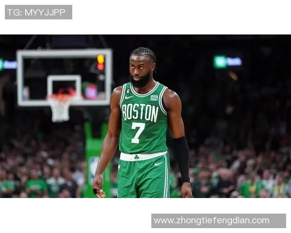 杰伦布朗如何在NBA赛场上展现领导力与全能技巧的完美结合 杰伦布朗如何在NBA赛场上展现领导力与全能技巧的完美结合